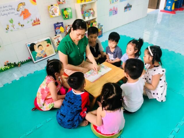 ???Hưởng ứng  Ngày Sách và Văn hóa đọc Việt Nam 21/4, của các bạn nhỏ đáng yêu ở lớp MG Nhỡ 2  ???