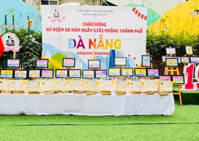 TỔNG KẾT, TRAO QUÀ CÁC HOẠT ĐỘNG CHÀO MỪNG 50 NĂM GIẢI PHÓNG THÀNH PHỐ ĐÀ NẴNG
