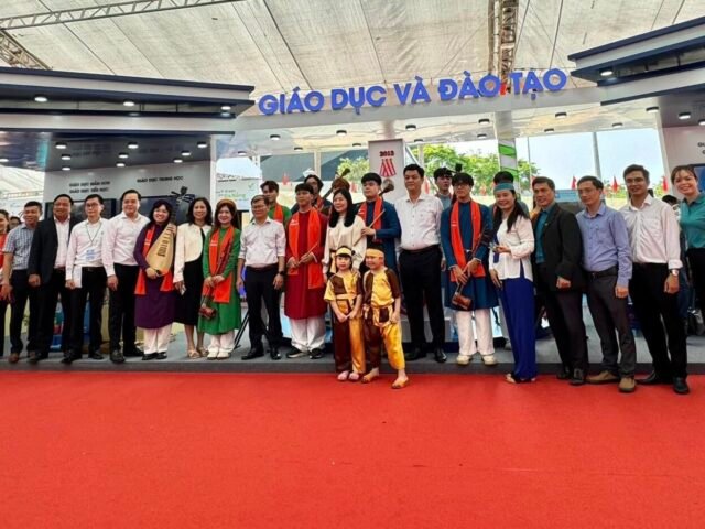CHÀO MỪNG 50 NĂM GIẢI PHÓNG THÀNH PHỐ ĐÀ NẴNG